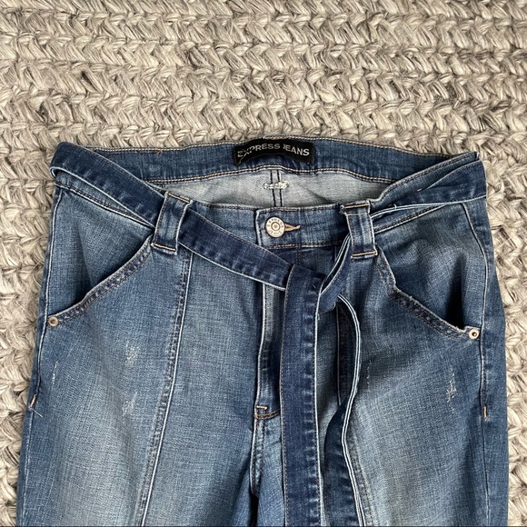 Express bell flare high rise jeans. Size 10s 9033 - Picture 4 of 9
